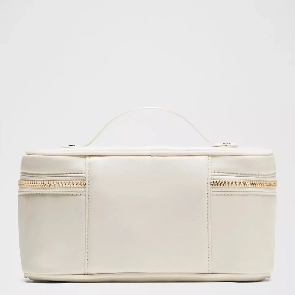Lululemon Travel Toiletry Bag 3.5L- Light Ivory/Sheer Oak - Picture 10 of 11
